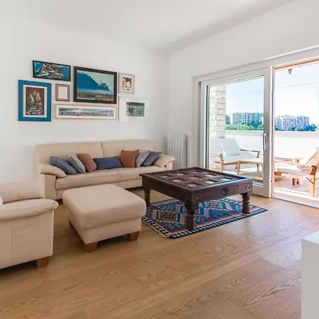 Three-bedroom In Apartment Koper